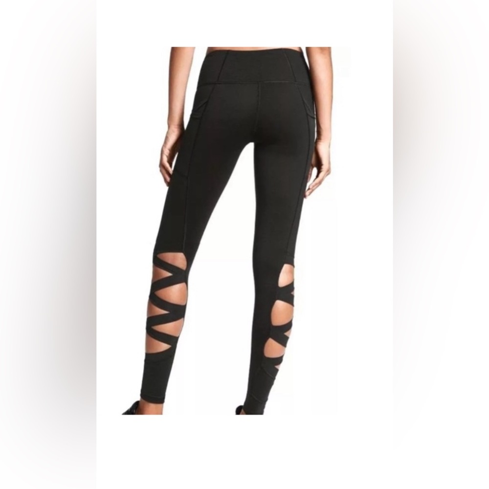 VS Knockout leggings. Size M.